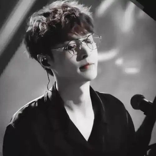 爱豆头像张艺兴