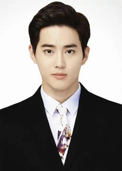 如何评价金俊勉的长相?