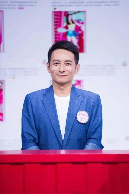 原创李维嘉事件冲突升级维权者拦停他的豪车怒斥其敢做不敢承认