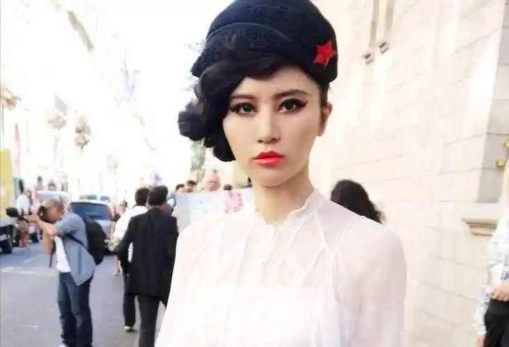 尚雯婕曾暗恋心仪的男人四年,受伤以后,至今都是单身一人_超女_事业