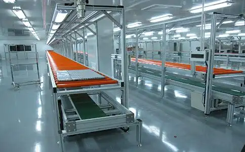 大部分工厂皆设有以大型机器或  设备构成的生产线.