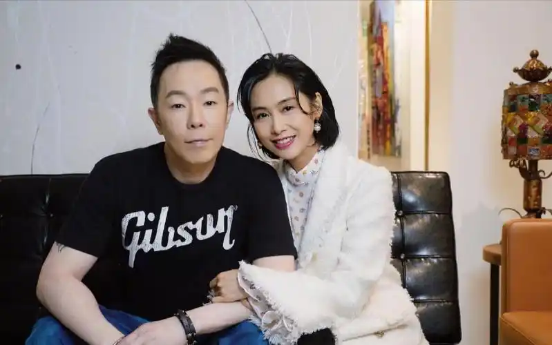 朱茵和黄贯中怎么走在一起的? - 唯派网