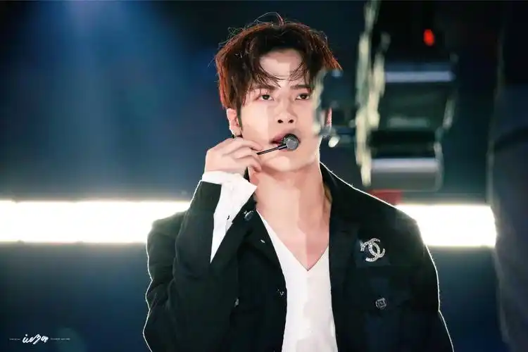 王嘉尔jackson - 堆糖,美图壁纸兴趣社区