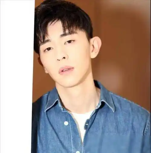 事实证明,"消失"1年半的邓伦,已经走上了一条不归路