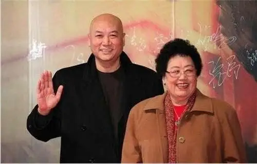 "唐僧"老婆成中国女首富 网友神回复