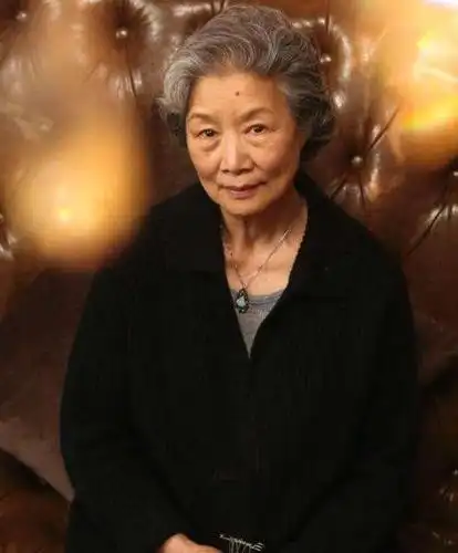 "老戏骨"吕中:儿子是导演,儿媳是国际影后,女儿更是她的骄傲