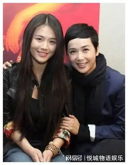 马思纯公开表白男友为何乖乖女总爱渣男