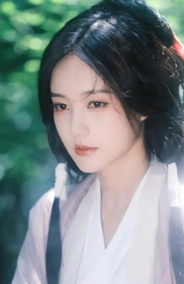 好爱李一桐的古装!梦回黄蓉了!家人们!谁懂啊!李一桐 - 抖音