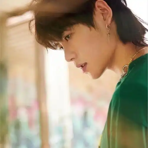 头像壁纸咒术回战送你一朵小红花肖宇梁