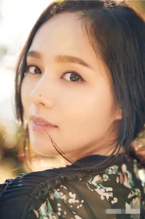 她是被宠爱着的天之骄女,她是人称"媚鼻女王"的国民女神韩佳人!