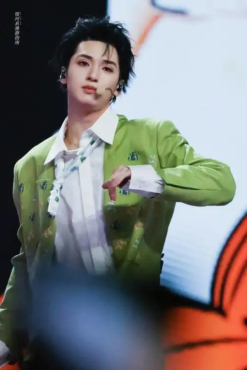 严浩翔超话79为你再造一个新宇宙79@时代少年团-严浩翔#严浩翔叁