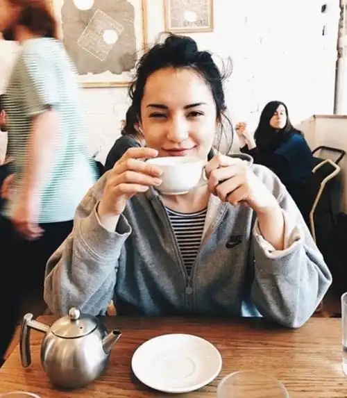 点击进来就看中英混血美女jessiemeili李美