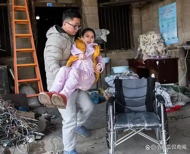 2021年6月,刘海涛带着黄芳琼去重庆黔江区民政局办结婚证,工作人员