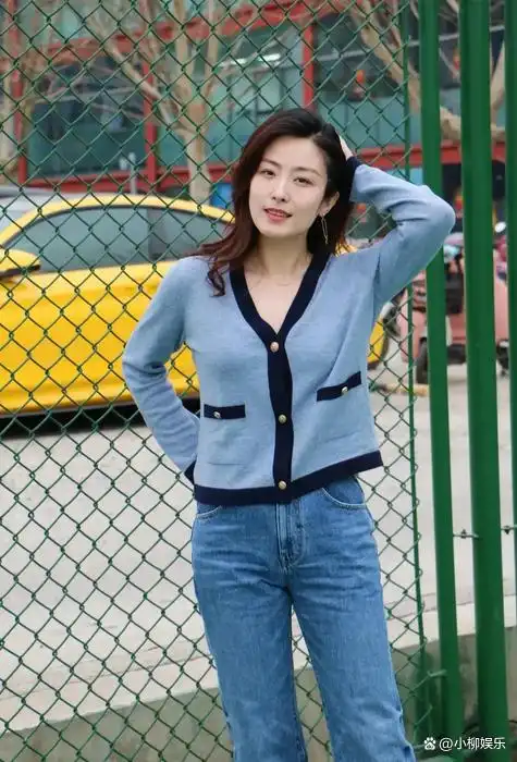 或许正是因为没有爱情,徐百慧在事业上十分拼命,去年