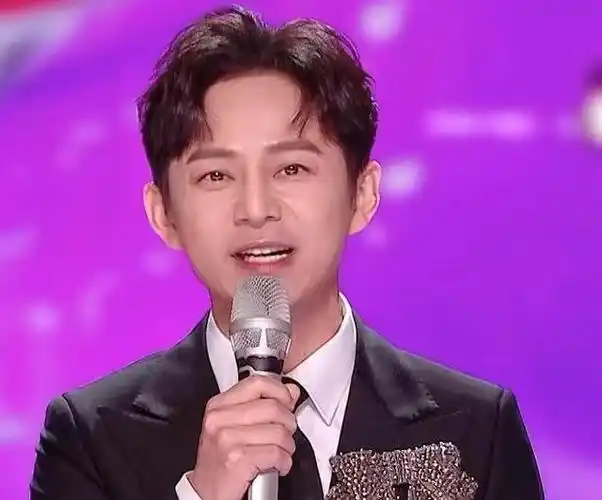 娱乐圈的残酷真相,在49岁的何炅身上表现得淋漓尽致|沈腾|周杰伦|沈梦