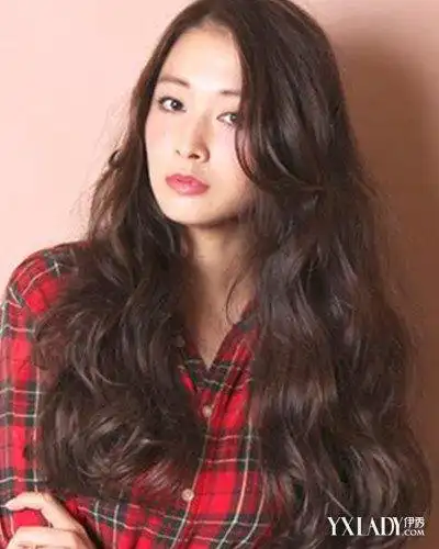 图盘点深棕色头发发型长卷发气质美感
