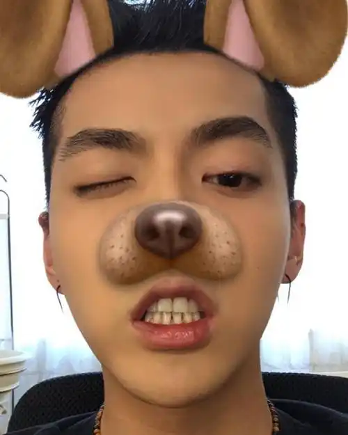 当直男尝试自拍##吴亦凡[超话]