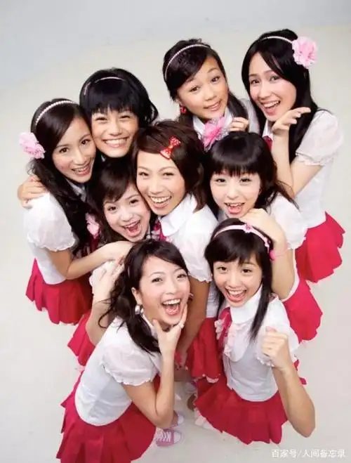 黑涩会美眉组合是于2006年5月,由星空传媒经纪公司在《我爱黑涩会》