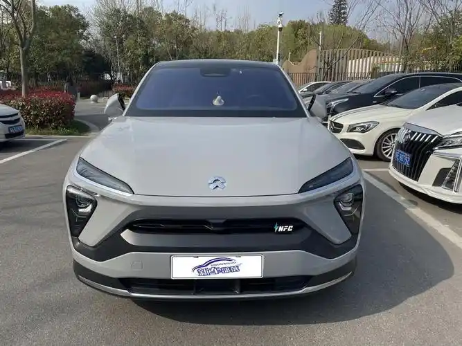 叫板特斯拉,实拍蔚来ec6,大溜背,全景天幕,女王副驾全给你