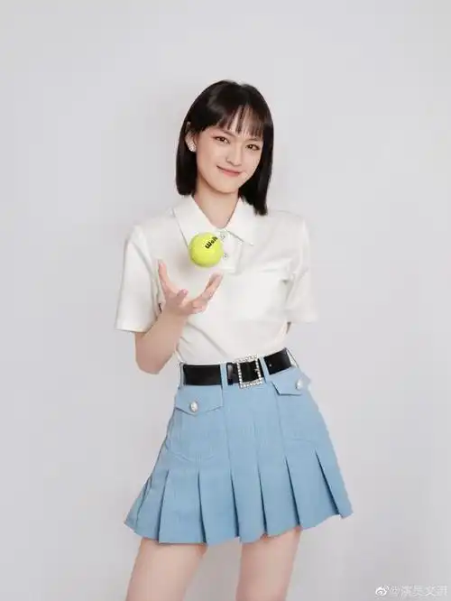 近年来,娱乐圈涌现出一批批新生代明星,95后小花刚刚站稳脚跟,00后