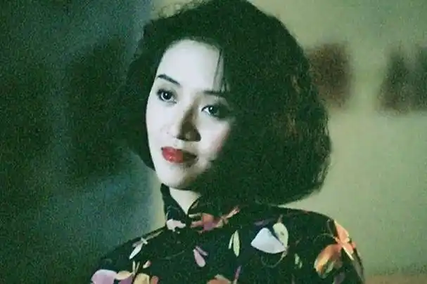 回顾"风华绝代"梅艳芳:夜总会出身,一跃"飞上枝头成凤凰"