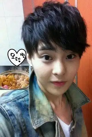 发几张我喜欢的出道前的金珉锡活跃一下气氛