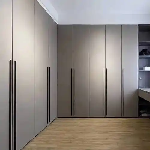 装修避坑指南:定制衣柜坚持六不要,使用起来舒适又顺手!