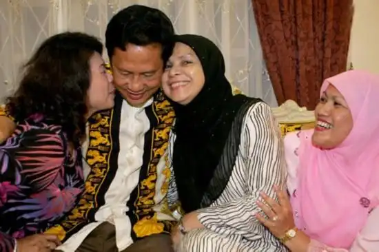 揭中外一夫多妻的真实生活组图27