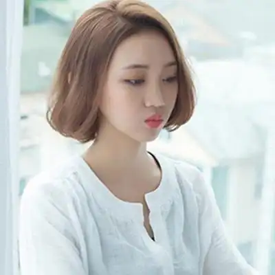 学生短发三七分发型展示时尚短发带你玩转流行元素