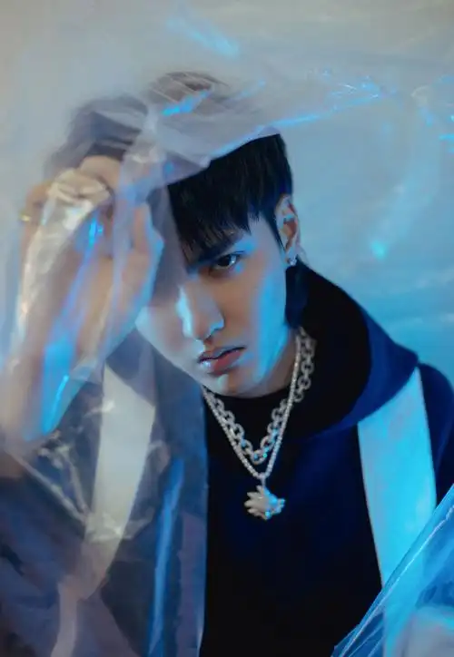 吴亦凡帅气撩人专辑写真图片