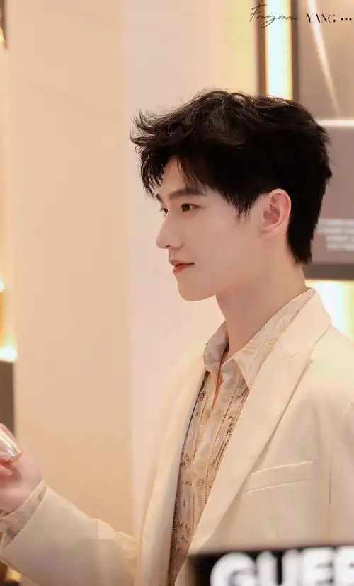 袁大帅给杨洋化妆##杨洋法国娇兰全球代言人