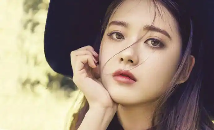 娱乐 星闻高雅拉的个人资料:1990年出生于韩国庆尚南道晋州市,是韩国