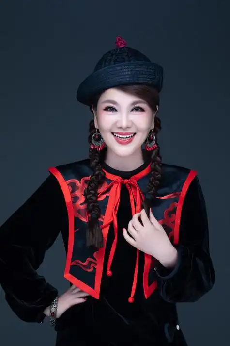 网友实在看不下去了:请别继续捆绑抹黑乌兰图雅!