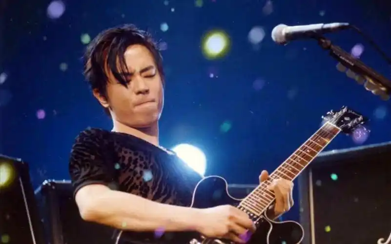 黄贯中亲口解释1996演唱会砸吉他之谜