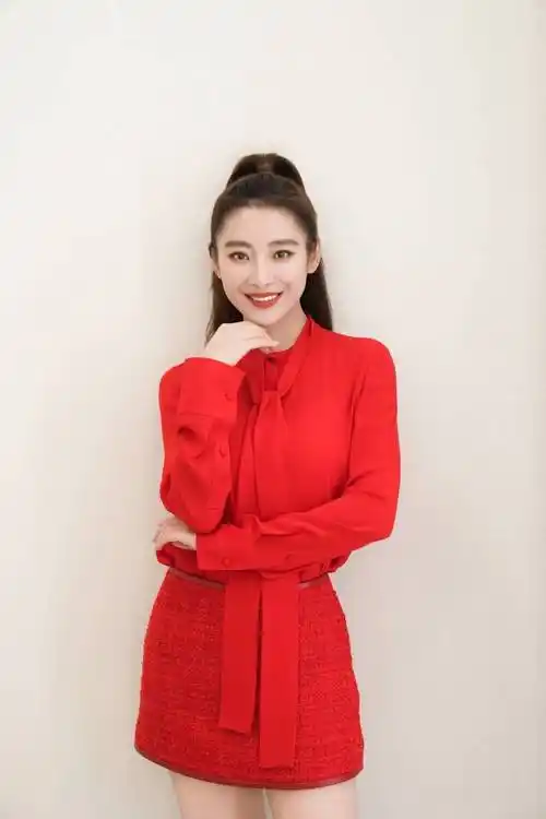 搭档贾冰韩雪亮相卫视春晚 四川谐剧演员吴丹:老天不会亏待每一个努力