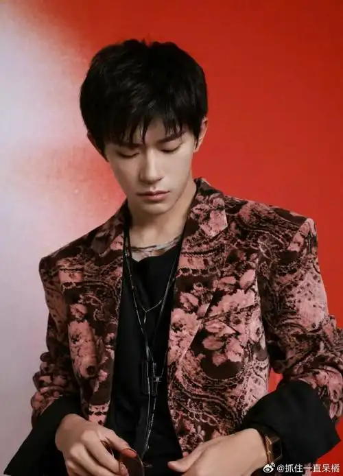 易烊千玺羞答答的玫瑰彩排vlog