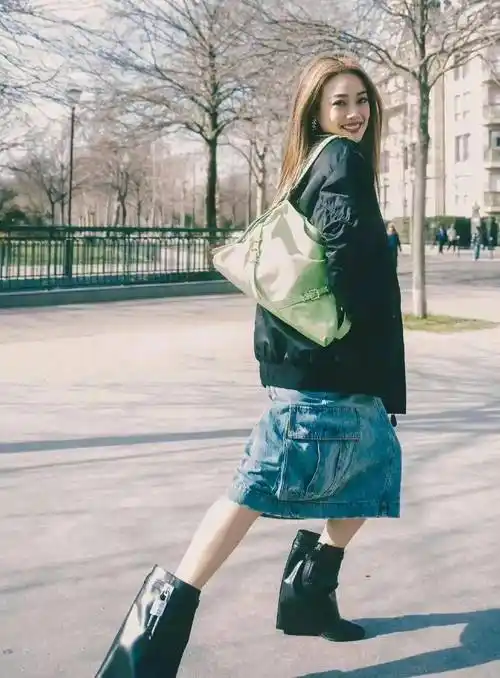 姑娘们,出门要小心容祖儿的真名是什么?