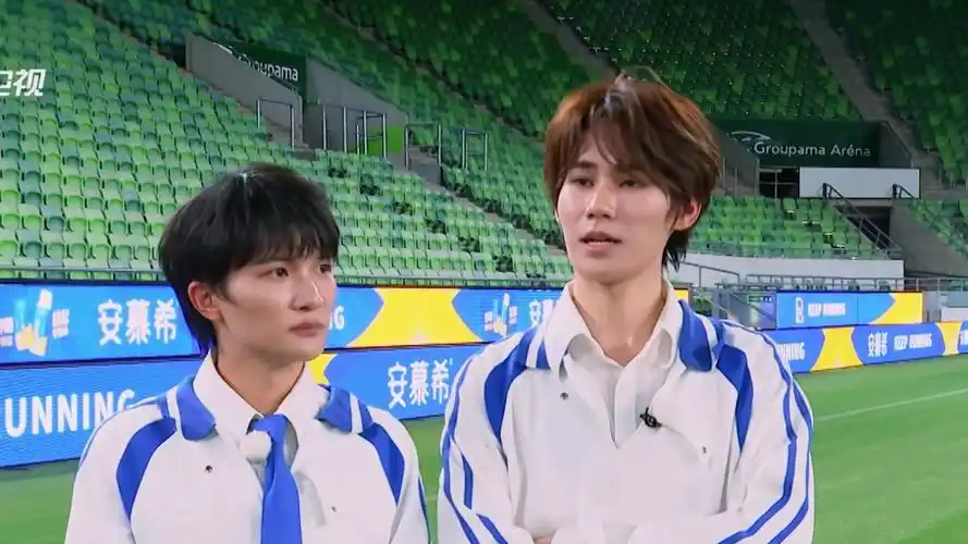 奔跑吧 第8季丨张真源为了买纪念品排了好久的队