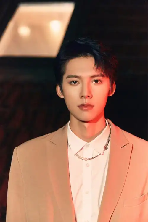 【11.1 邓超元】#深秋温暖穿搭