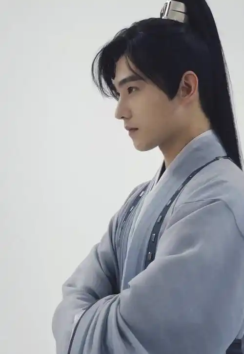 原创杨洋新剧定妆照曝光翩翩公子剑眉星目古装男神回来了