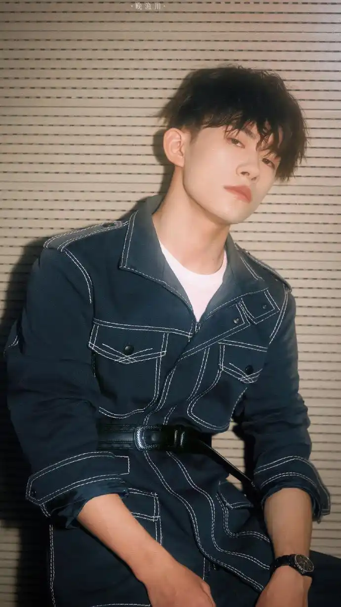 易烊千玺壁纸 神仙男孩
