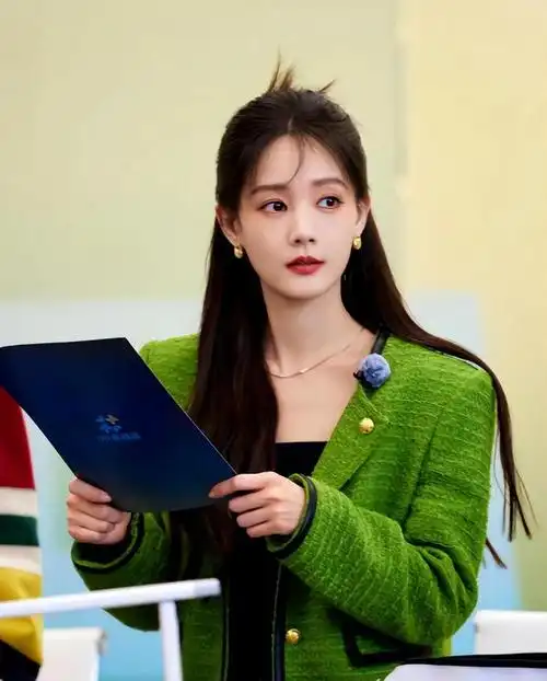 《狂飙》播出仅一年,李一桐沦为"边角料",黄渤的话得到了印证|于正|高