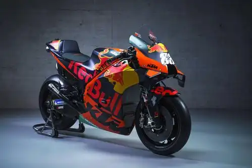 2021motogpktm厂队版赛车rc16