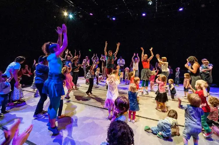 英国亲子环球热舞剧场派对《跳舞吧!宝贝》