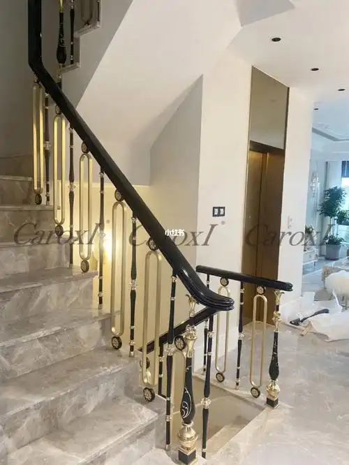 不一样的色彩搭配高端楼梯扶手