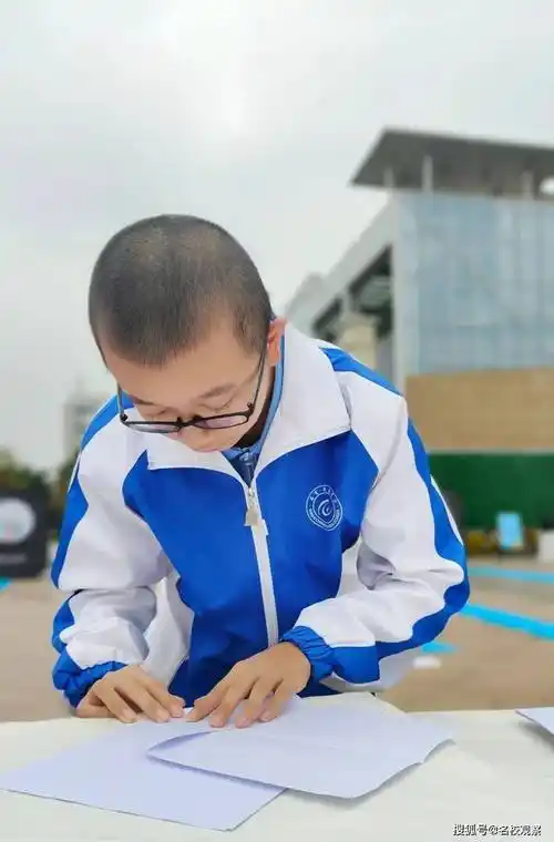 石室·成飞中学,建设全国有影响力的特色鲜明的航空科技教育特色高中!