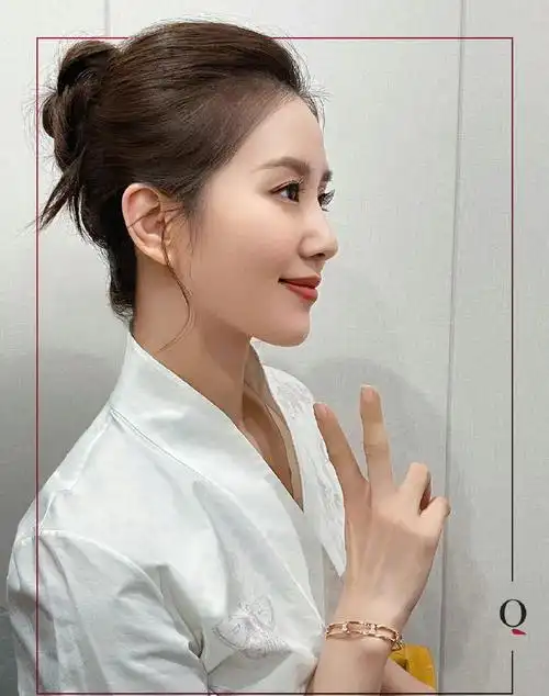 刘诗诗侧颜状态