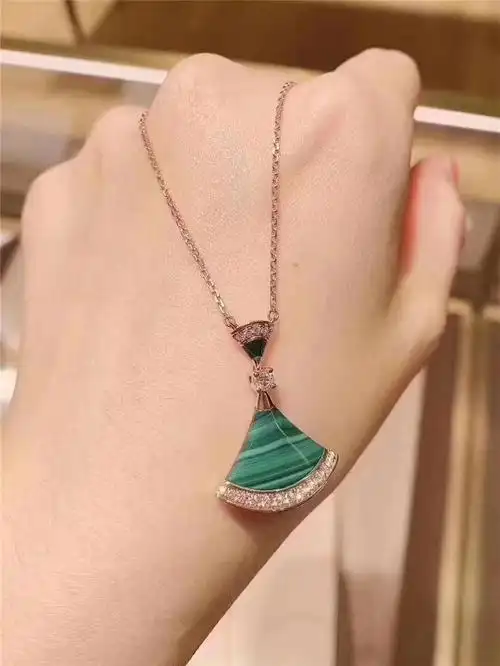 代购bvlgari宝格丽裙子项链18k玫瑰镶钻扇形吊坠项链