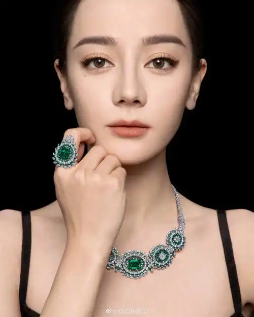 迪奥品牌大使迪丽热巴#@dear-迪丽热巴精彩演绎全新dearest dior讣抖