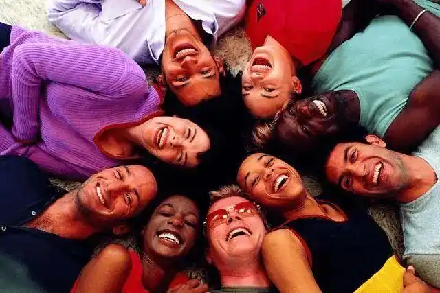 各种肤色,种族的人为什么能自由"交配"?是还没形成生殖隔离?